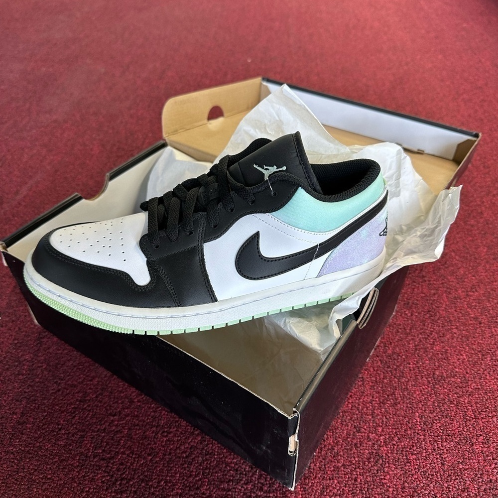 NWT Nike Air Jordan 1 Low Se Tie Dye White/Mint Foam-black size 10